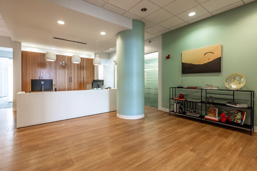 5550 Wild Rose Ln, West Des Moines, IA à louer - Numérisation 3D de Matterport - Image 2 de 41