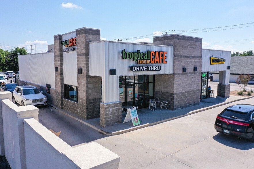 7800 N May Ave, Oklahoma City, OK for lease - Building Photo - Image 2 of 6