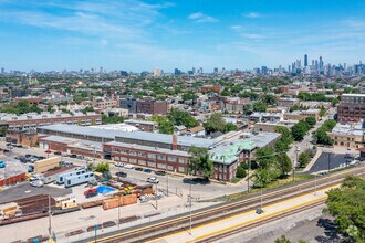 2450 W Hubbard St, Chicago, IL - AERIAL  map view