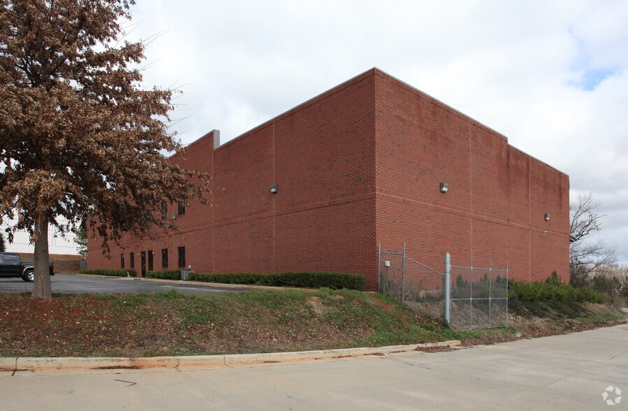 2020 Grassland Pky, Alpharetta, GA à louer - Photo du bâtiment - Image 2 de 5