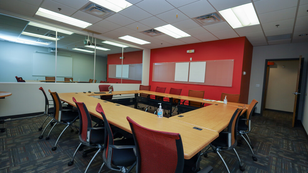 7560 Red Bug Lake Rd, Oviedo, FL for sale - Interior Photo - Image 3 of 46