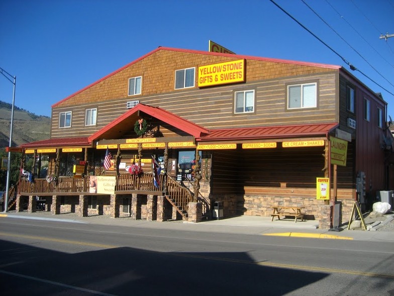 108 S 2nd St, Gardiner, MT à vendre - Photo du bâtiment - Image 1 de 1