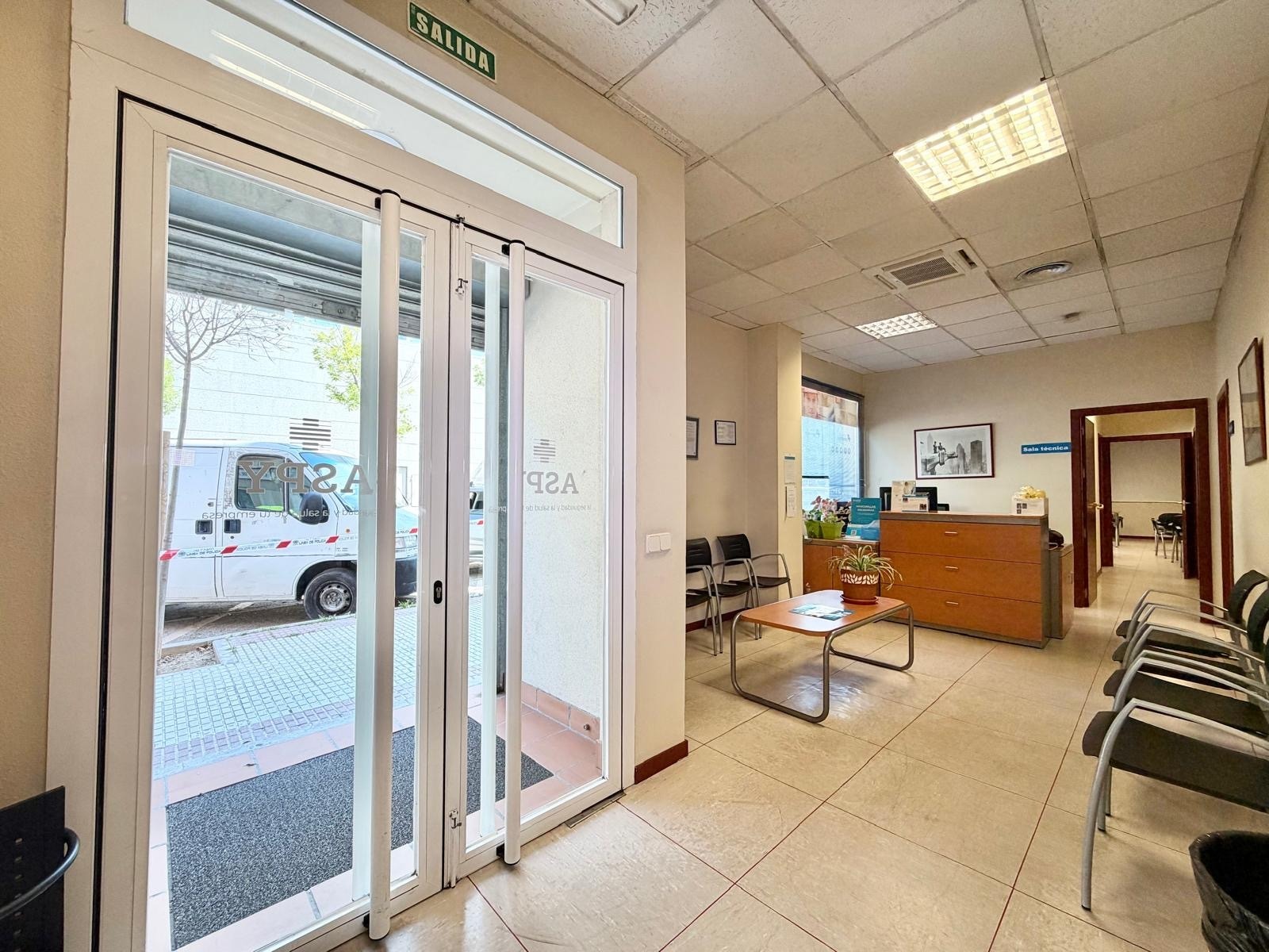 Retail in Móstoles, Madrid for lease Interior Photo- Image 1 of 6