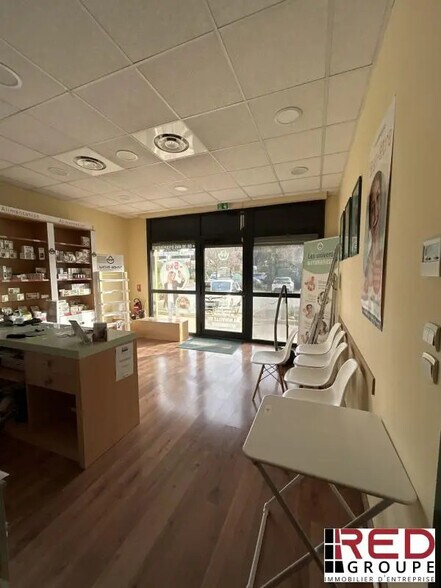 Avenue Du Club Hippique, Aix-en-Provence à louer - Photo du bâtiment - Image 3 de 7