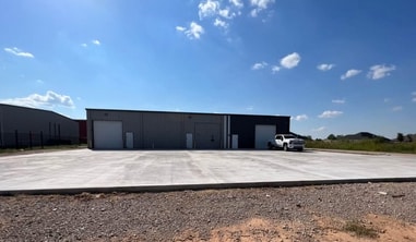 1210 Summit Ridge Dr, Edmond, OK for lease - Building Photo - Image 3 of 9