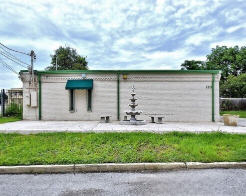 120 N Mesquite St, San Antonio, TX à louer - Photo du bâtiment - Image 2 de 10