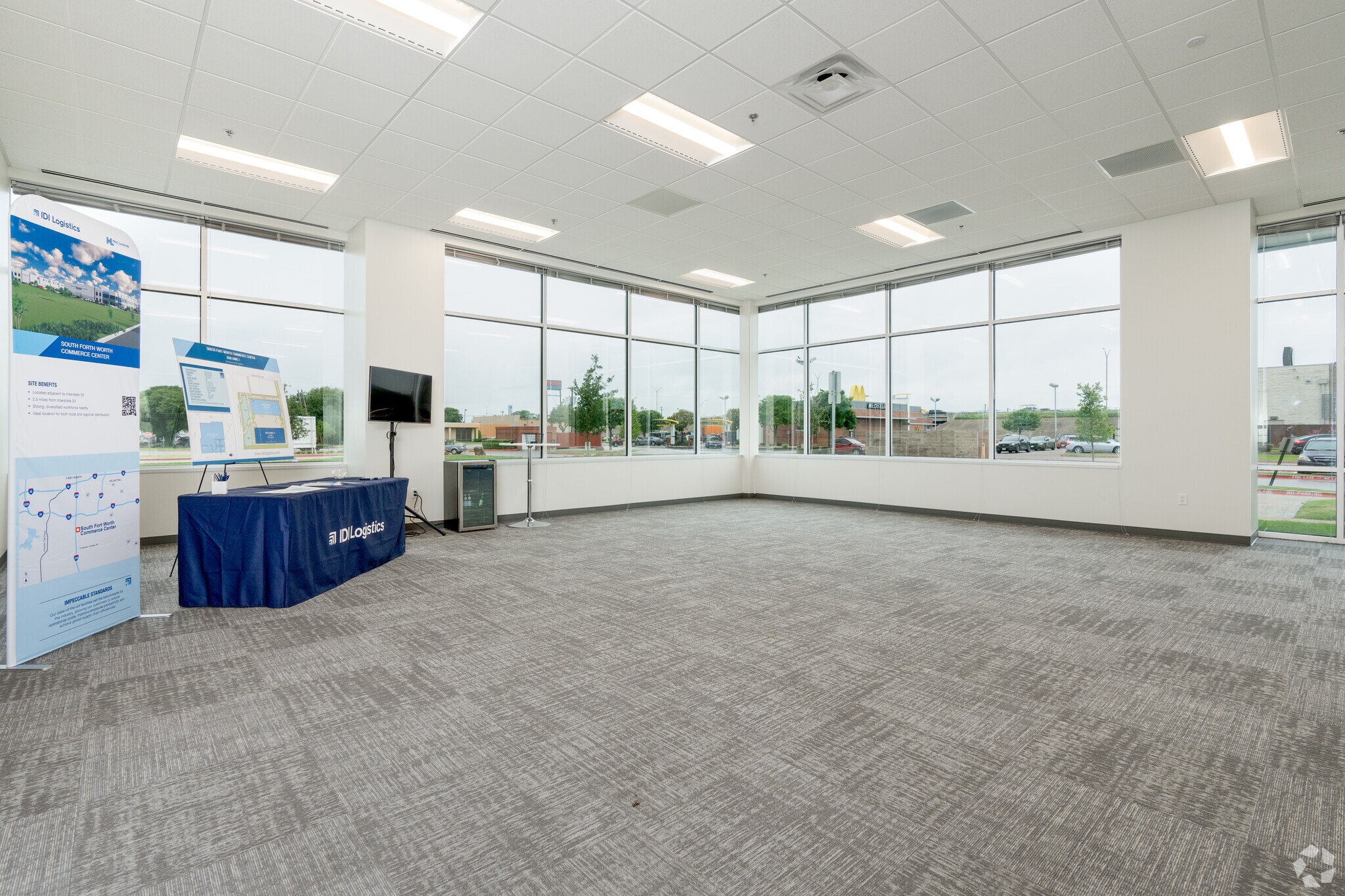 1021 Everman Pky, Fort Worth, TX for lease Interior Photo- Image 1 of 7