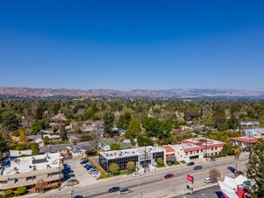 23147 Ventura Blvd, Woodland Hills, CA - Aérien  Vue de la carte