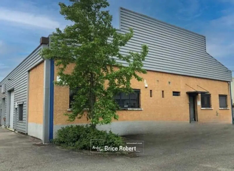 Flex in Villeurbanne for lease Building Photo- Image 1 of 3