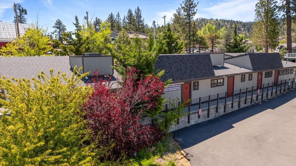 40585 Big Bear Blvd, Big Bear Lake, CA à vendre - Photo du bâtiment - Image 2 de 50