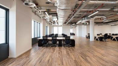 2 Clove Cres, London for lease Interior Photo- Image 2 of 8