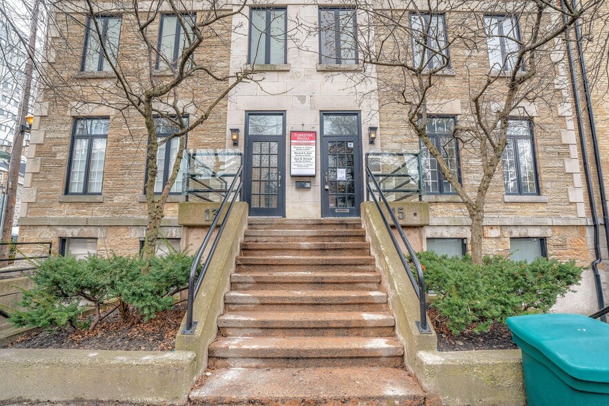 13-15 Bold St, Hamilton, ON à vendre - Photo du bâtiment - Image 1 de 27