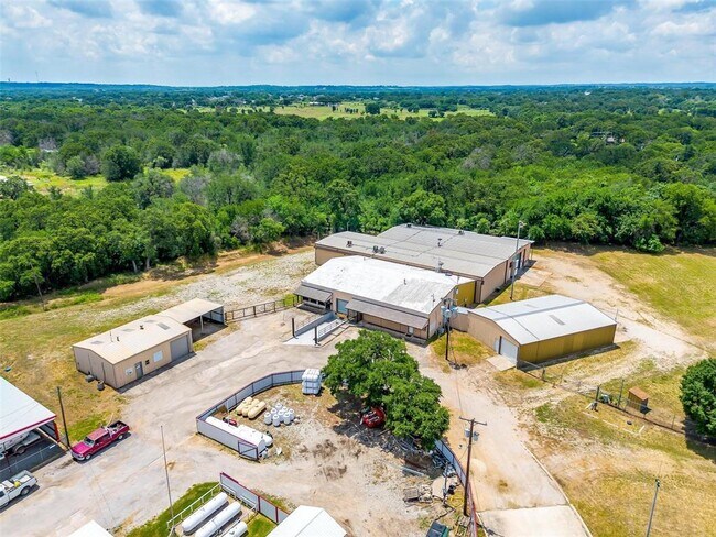 Plus de détails pour 640 E Highway 199, Springtown, TX - Industriel à louer