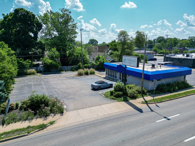 22 N Telegraph Rd, Pontiac, MI à louer - Photo du bâtiment - Image 3 de 9