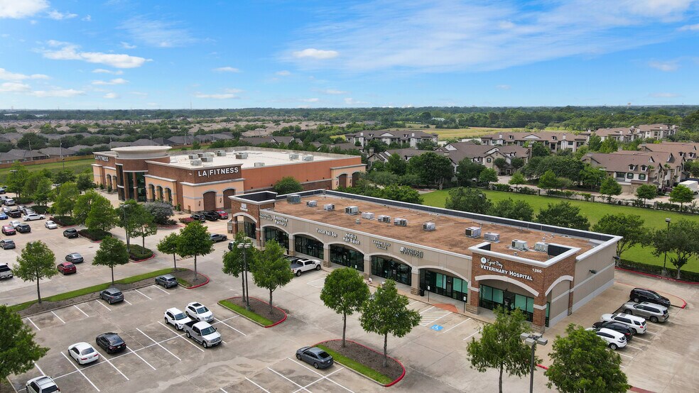 1260 E League City Pky, League City, TX à louer - Photo du bâtiment - Image 2 de 3