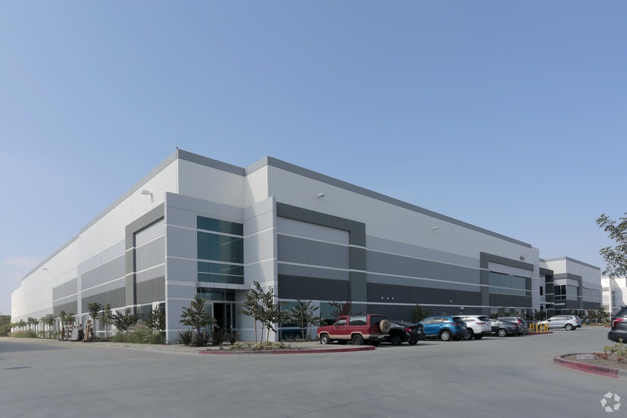 4600 Conant St, Long Beach, CA à louer - Photo du bâtiment - Image 2 de 5