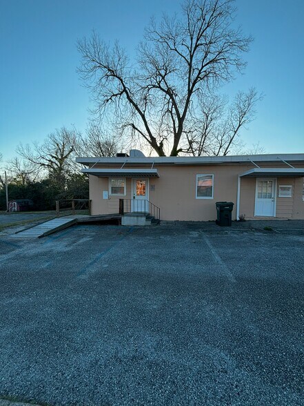 301 W Main St, Union, SC à louer - Photo principale - Image 1 de 8