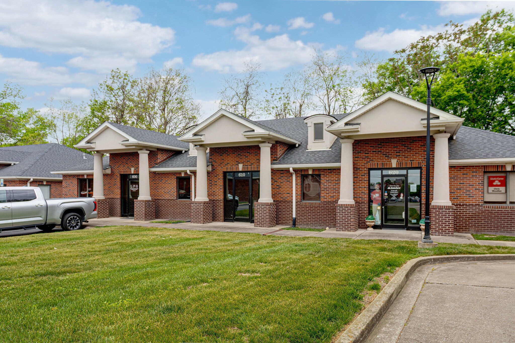 400 Sugartree Ln, Franklin, TN for lease Primary Photo- Image 1 of 8