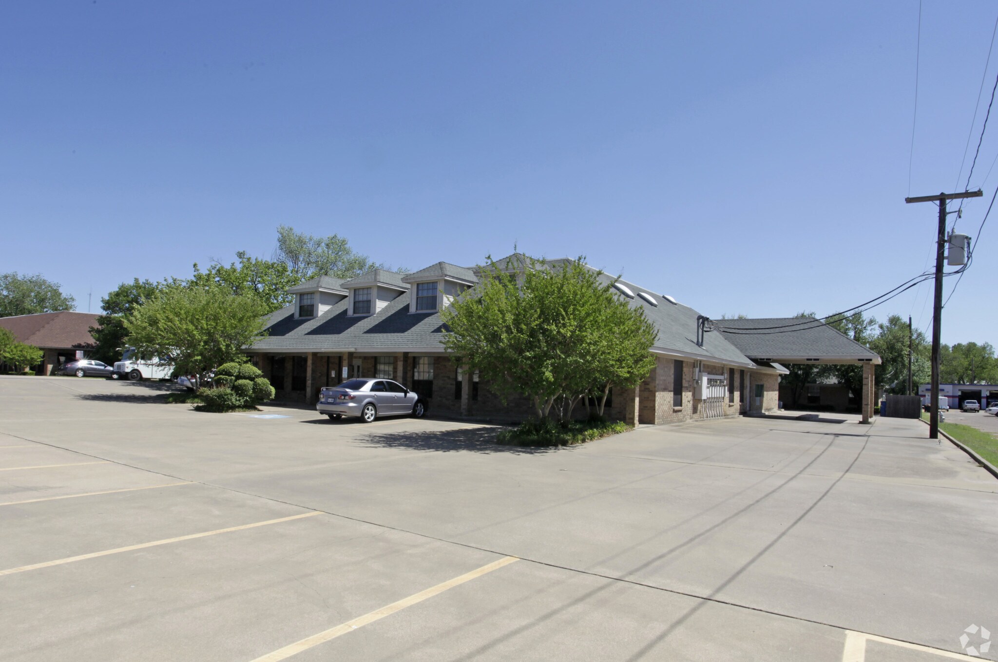 1245 Southridge Ct, Hurst, TX à louer Photo principale- Image 1 de 12