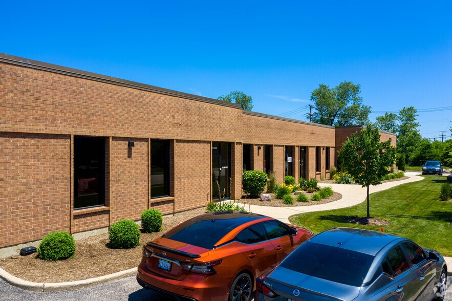 2400 Hassell Rd, Hoffman Estates, IL for sale - Building Photo - Image 3 of 10
