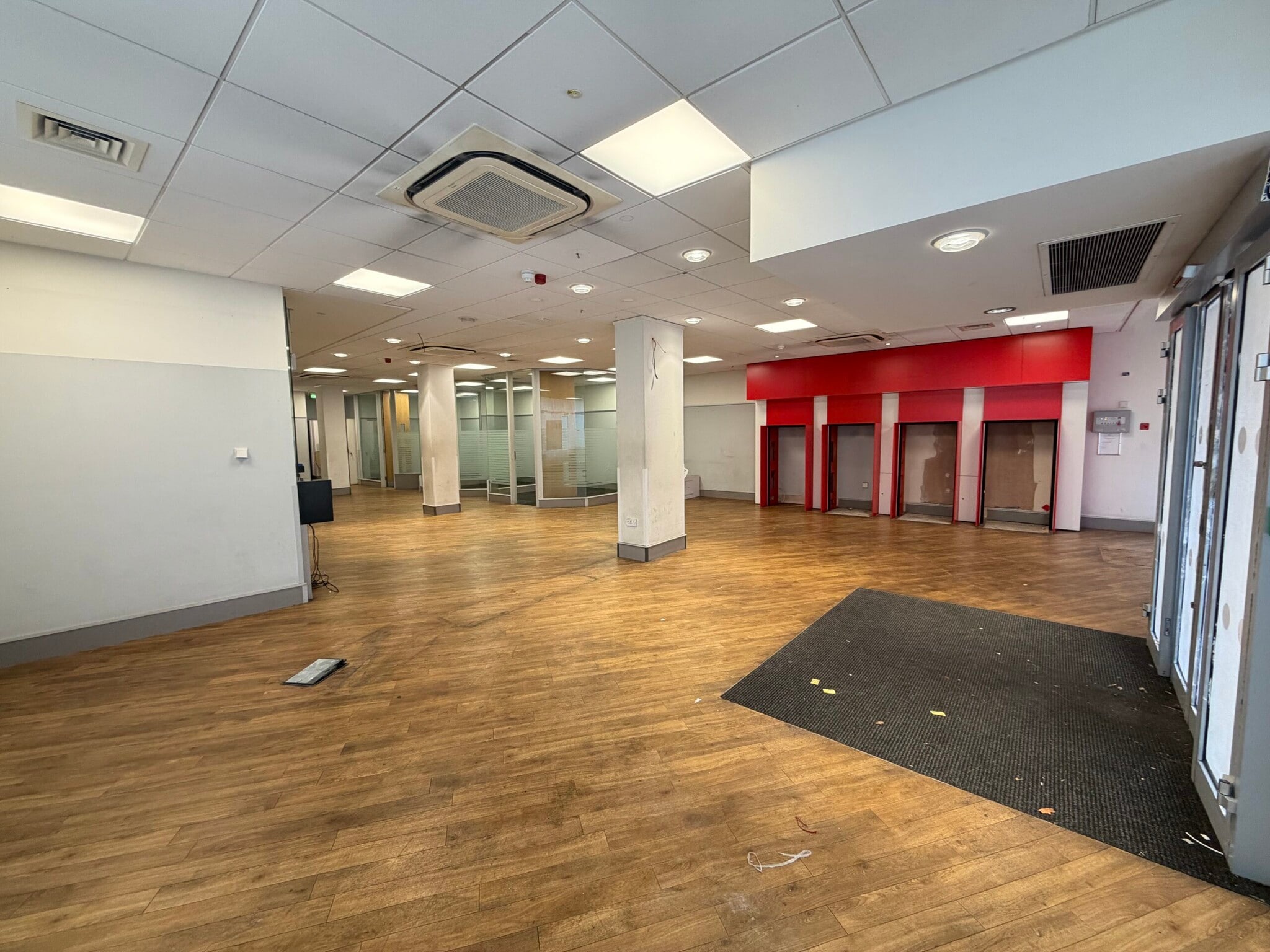 470-472 High Rd, Londres à louer Photo intérieure- Image 1 de 2