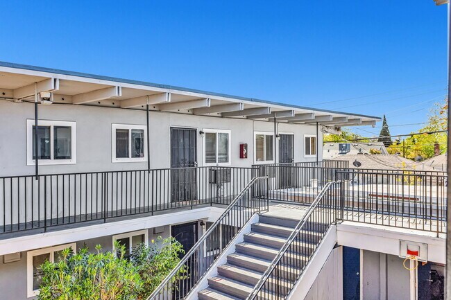 Plus de détails pour 714-728 Darina Ave, Sacramento, CA - Multi-résidentiel à vendre