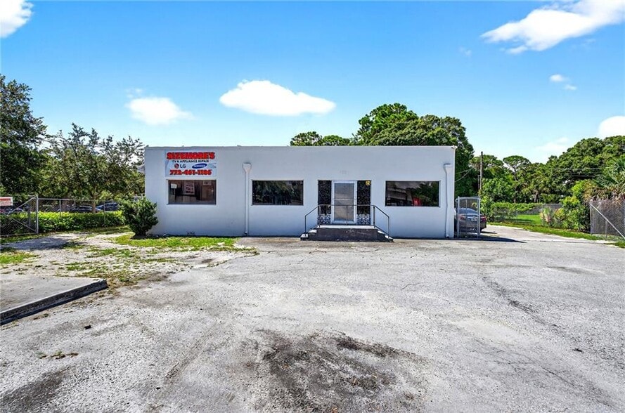 1531 Delaware Ave, Fort Pierce, FL for sale - Building Photo - Image 1 of 35