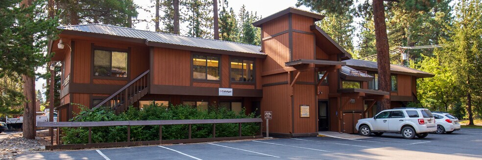 870 Emerald Bay Rd, South Lake Tahoe, CA à louer - Photo du bâtiment - Image 2 de 6