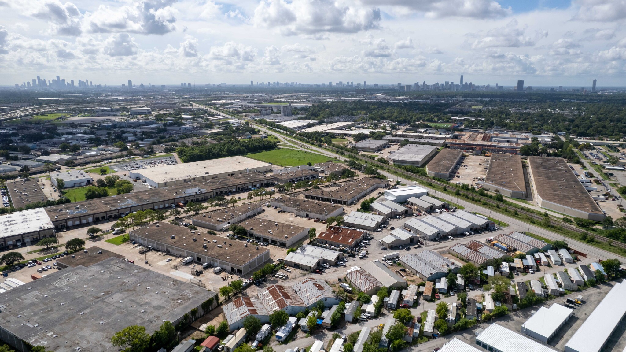 10612 Hempstead Rd, Houston, TX à louer Photo du bâtiment- Image 1 de 5