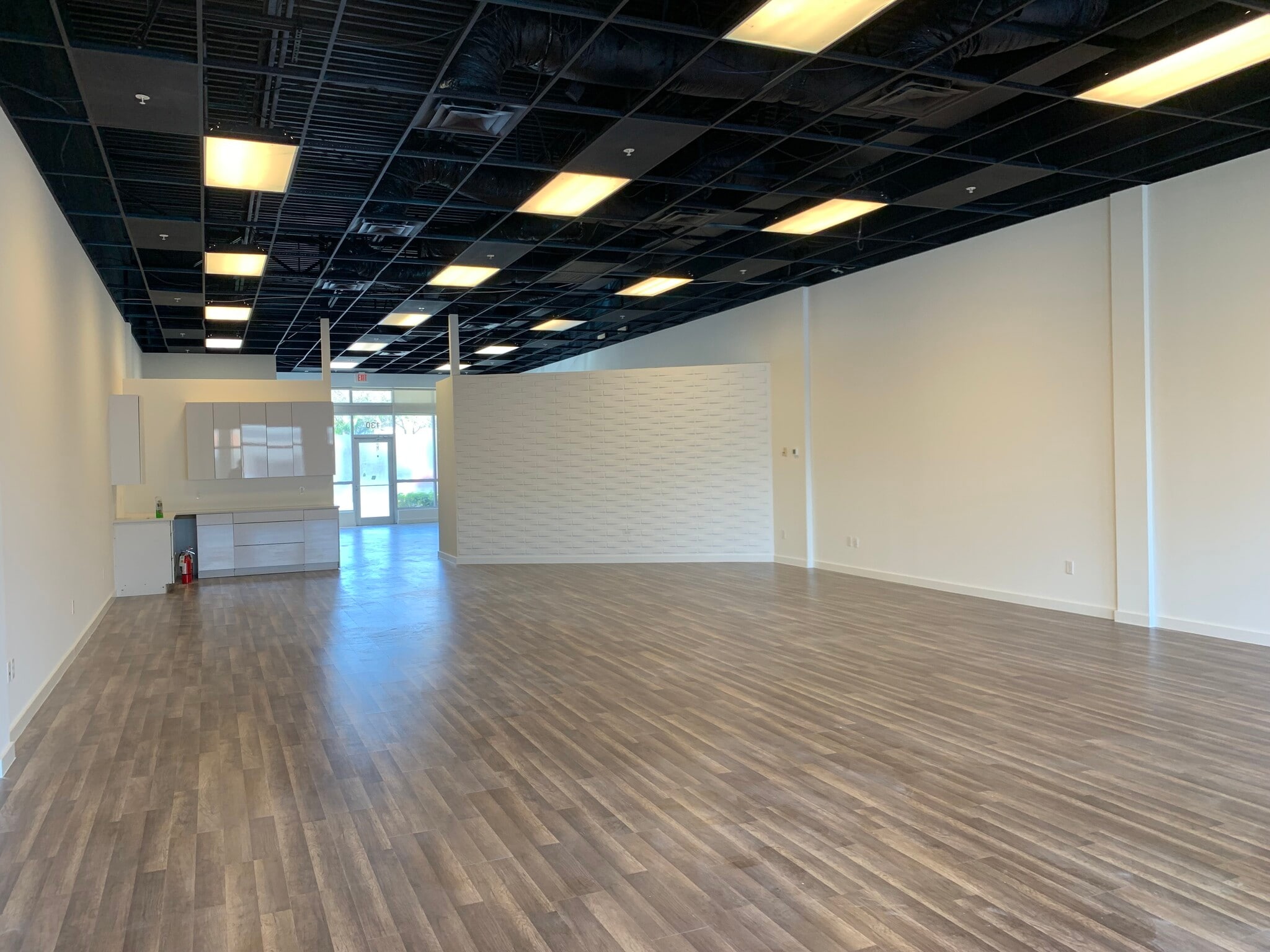 2355 vanderbilt beach Rd, Naples, FL for lease Interior Photo- Image 1 of 7