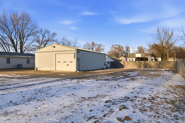 Plus de détails pour 332 E French St, Braidwood, IL - Industriel à vendre