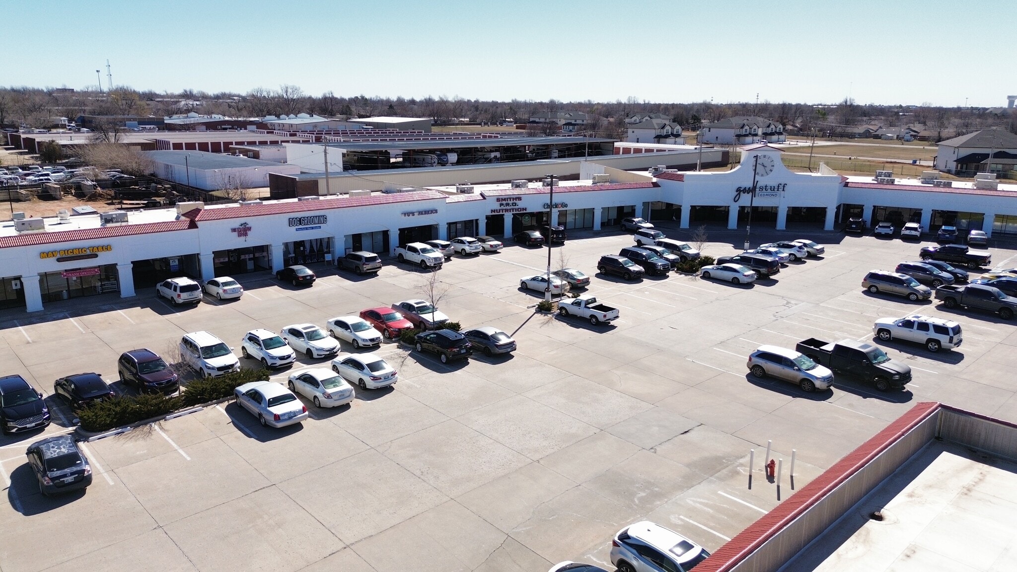 800-828 W Edmond Rd, Edmond, OK à louer Aérien- Image 1 de 10