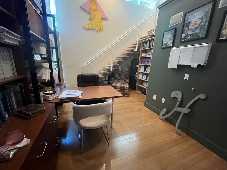 4717 Swift Rd, Sarasota, FL à vendre - Photo du bâtiment - Image 2 de 22