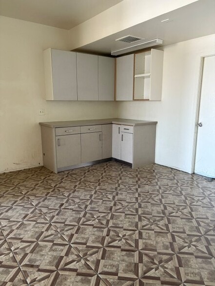 74794 Lennon Pl, Palm Desert, CA for lease - Building Photo - Image 3 of 5
