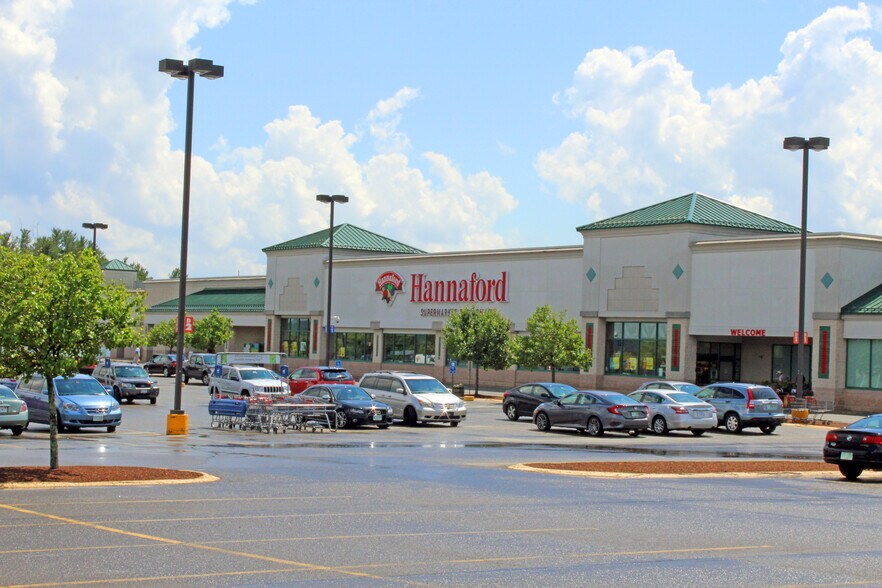 35 Manchester Rd, Derry, NH à louer - Photo du bâtiment - Image 1 de 6