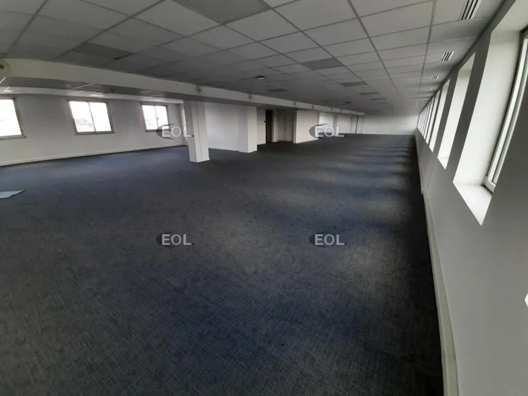 Office in Ivry-sur-Seine for lease Interior Photo- Image 1 of 4