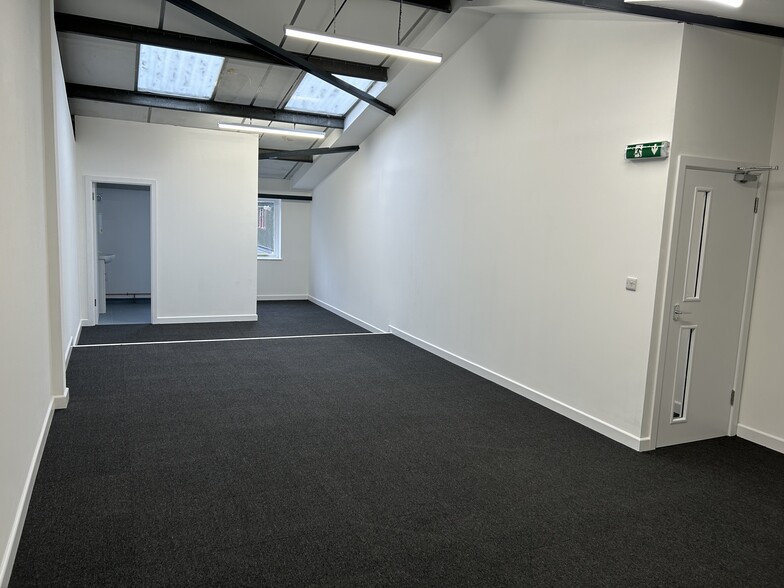 Station Rd, Hungerford for lease - Building Photo - Image 3 of 5