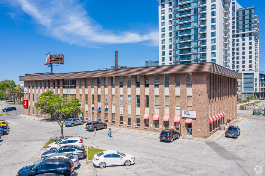 2175 Sheppard Ave, Toronto, ON à vendre - Photo principale - Image 1 de 1