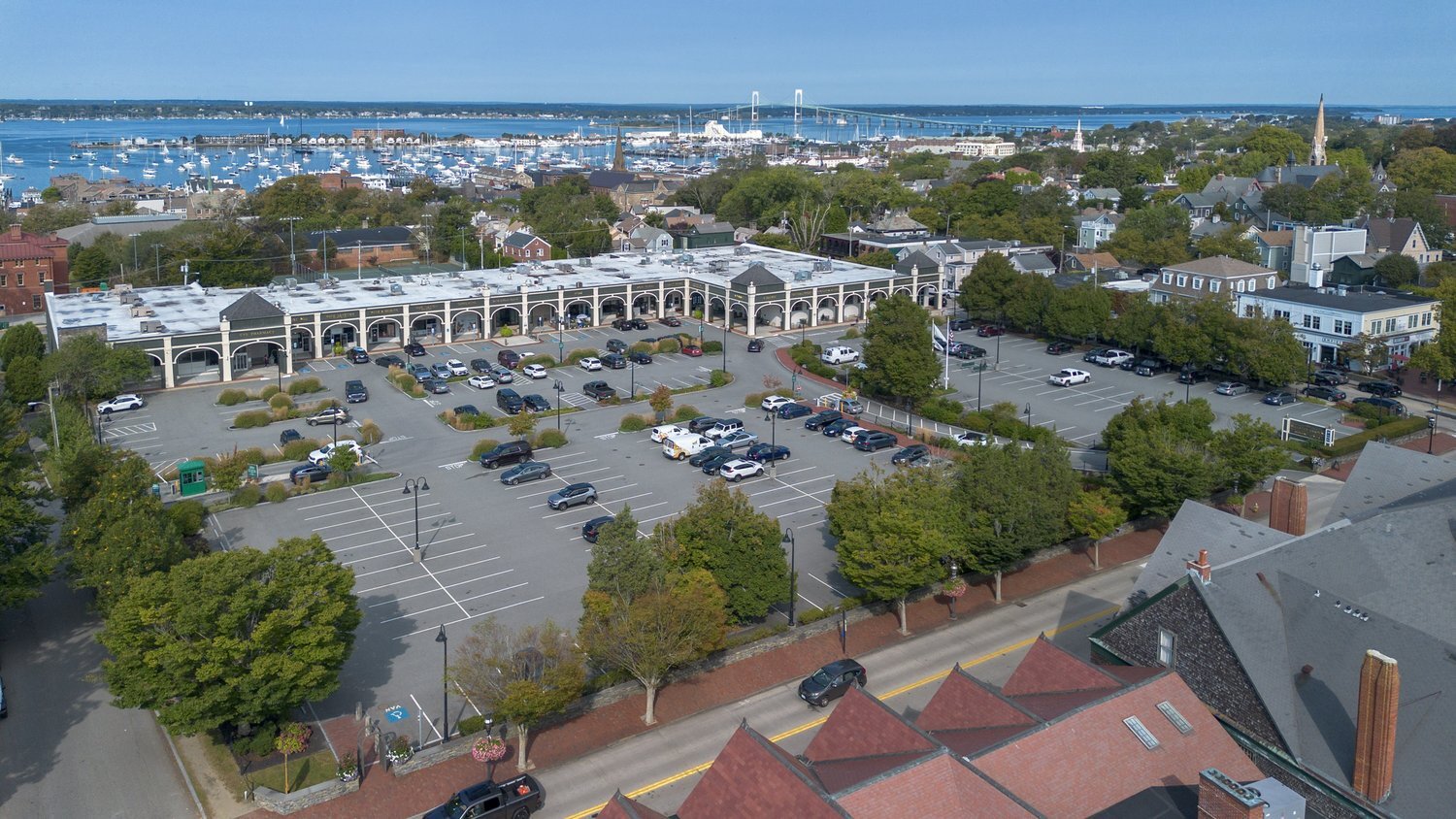 181 Bellevue Ave, Newport, RI à louer Photo du b timent- Image 1 de 3