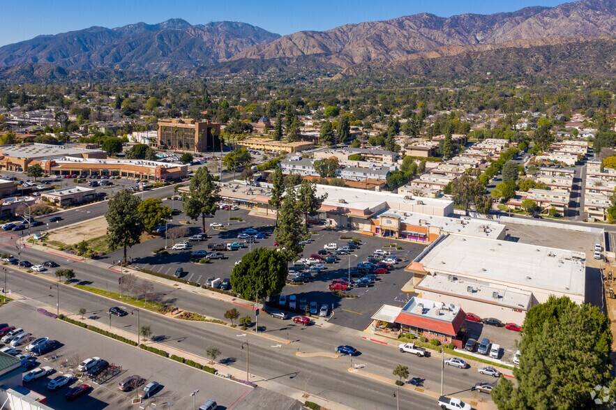 1335 Huntington Dr, Duarte, CA à louer - Photo du bâtiment - Image 3 de 3