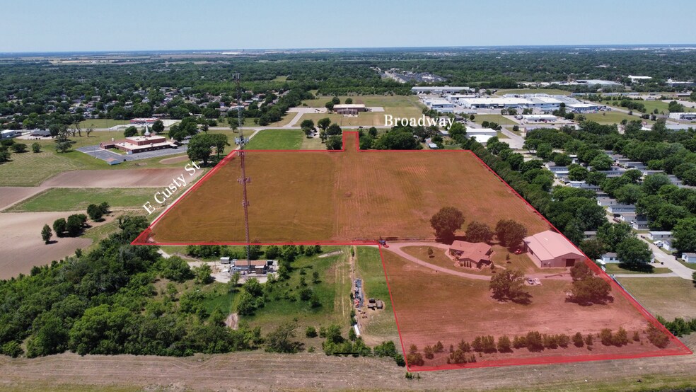 704 E Custy St, Wichita, KS à vendre - Photo du bâtiment - Image 2 de 2