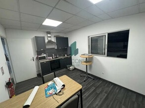 Flex dans Méry-sur-Oise à louer Photo du bâtiment- Image 2 de 7