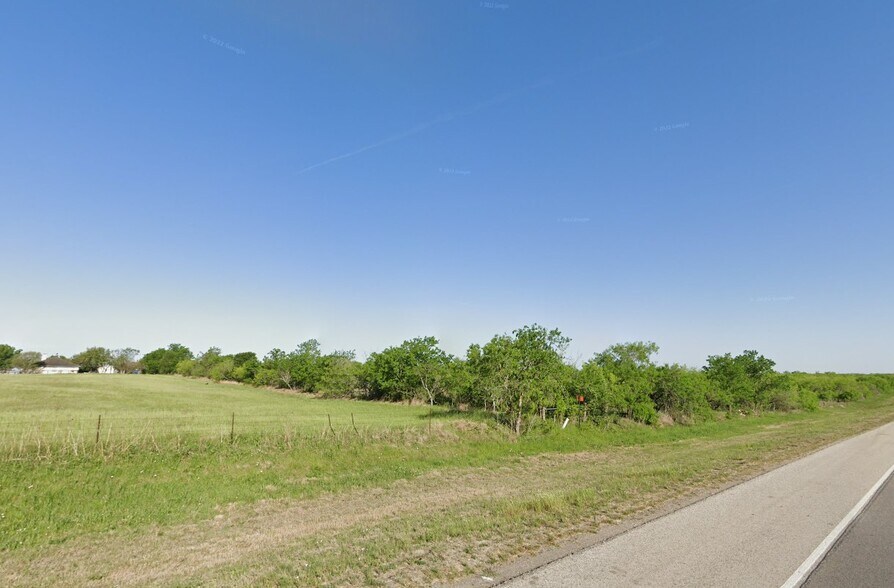 N US Highway 183, Lockhart, TX à vendre - Photo du bâtiment - Image 2 de 2