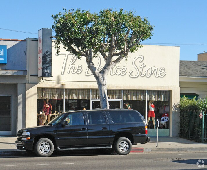 1446 S Robertson Blvd, Los Angeles, CA à louer - Photo du bâtiment - Image 3 de 4