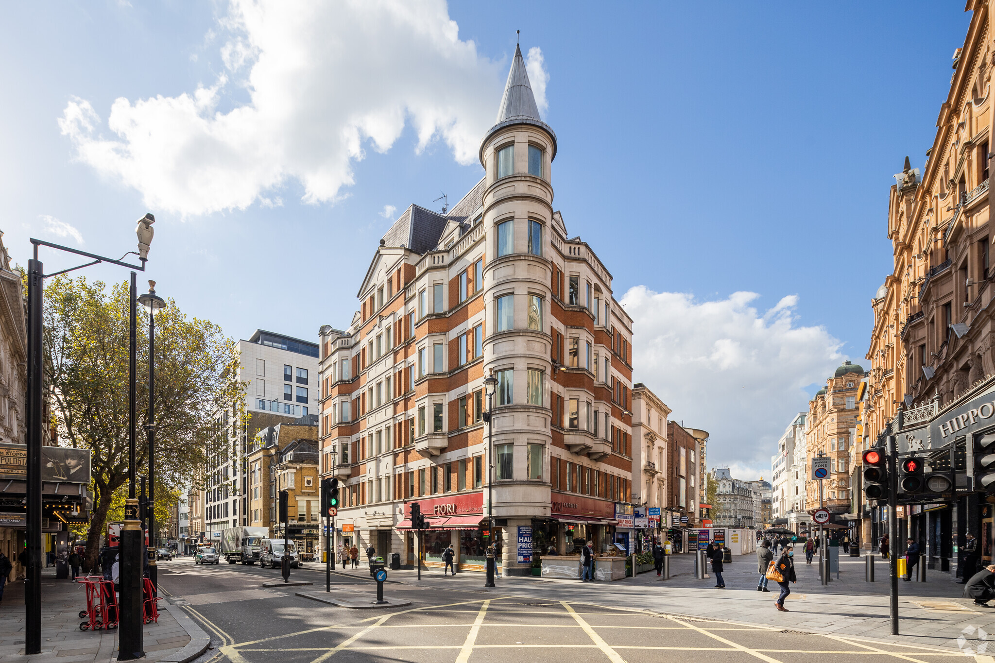 39-41 Charing Cross Rd, London à vendre Photo principale- Image 1 de 1