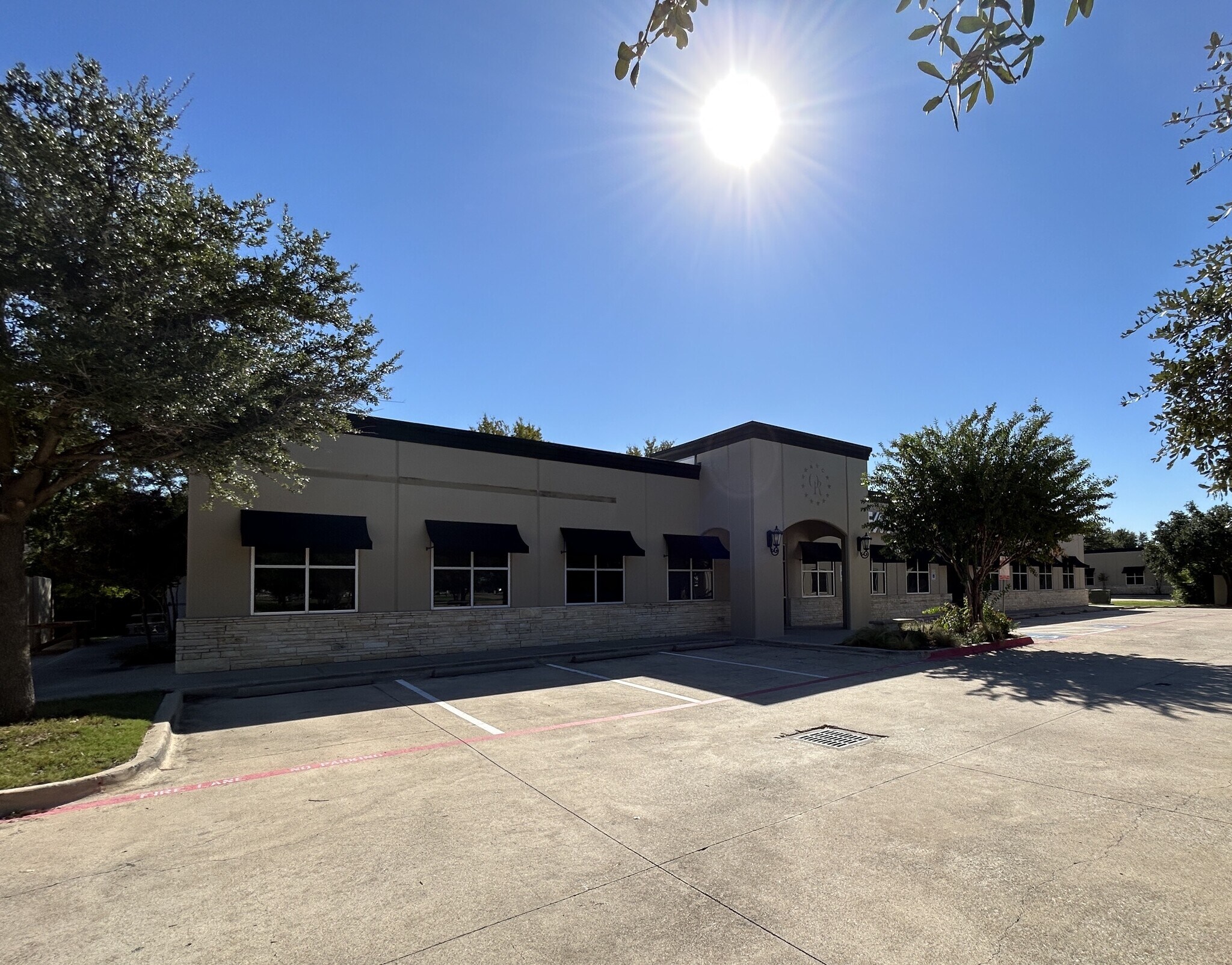 1241 W Green Oaks Blvd, Arlington, TX for lease Building Photo- Image 1 of 14