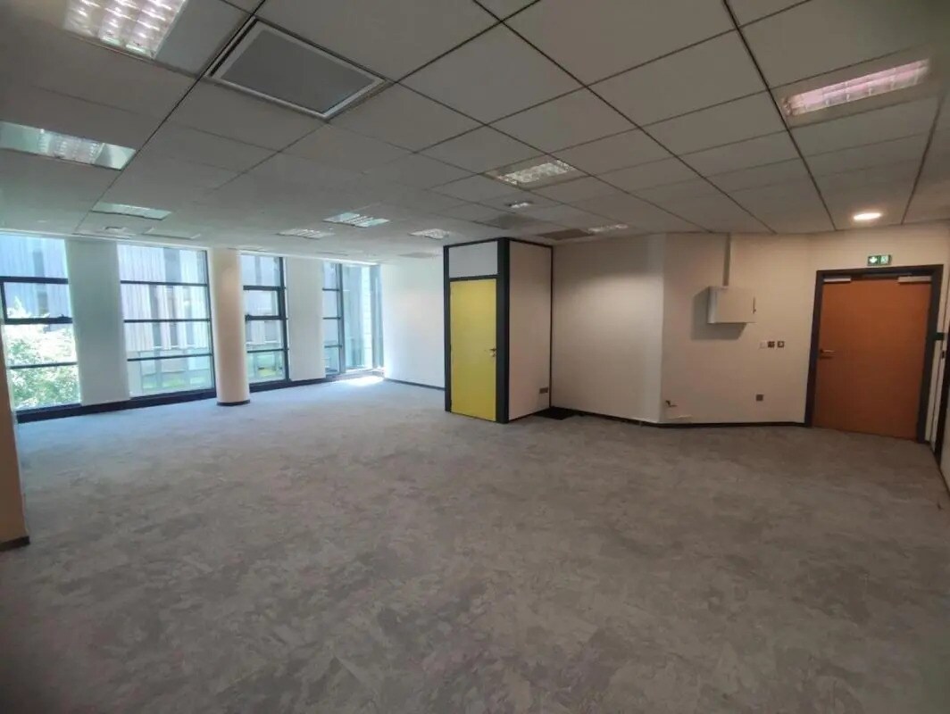 Office in Rouen for lease Building Photo- Image 1 of 4
