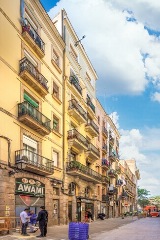 Plus de détails pour Multi-résidentiel à vendre