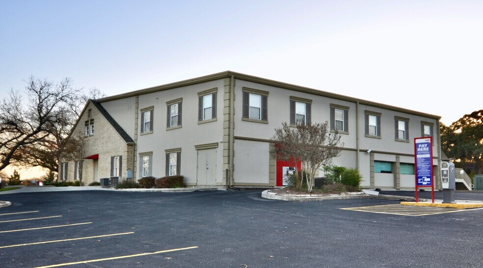 301 N C M Allen Pkwy, San Marcos, TX à louer - Photo du bâtiment - Image 3 de 7