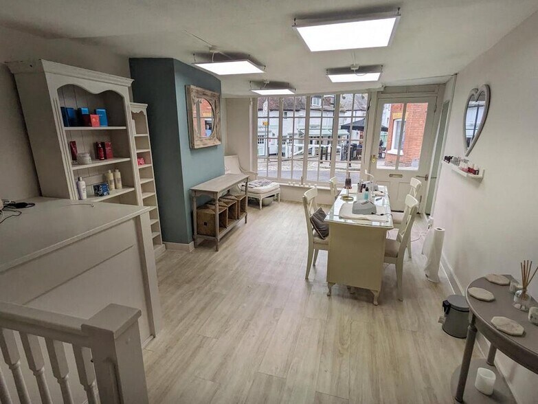 12 Castle St, Guildford à vendre - Photo du bâtiment - Image 3 de 7